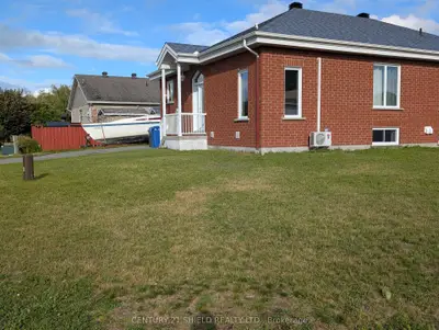 100 Richard Street, Alfred And Plantagenet, On K0b 1a0