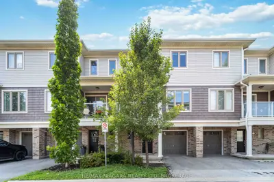 Condo Townhouse in St. Catharines