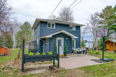 64 Ninovan Road E, Callander, On P1b 8z4