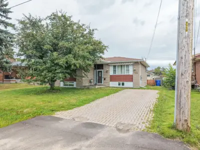 Detached in North Bay