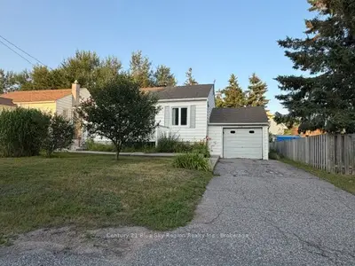 Detached in North Bay