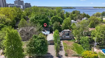 92 Orvigale Road, Woodroffe, On K2b 5a2