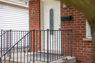 25 SAUNBY Street, London North, ON N6G 1A2