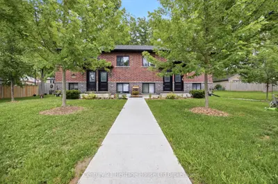 Condo Townhouse in Woodstock