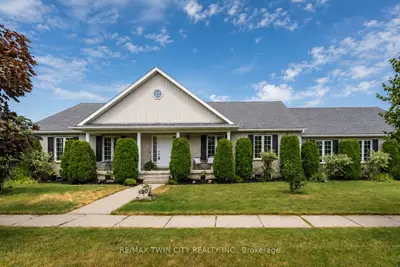 Detached in Wilmot