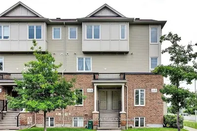 Condo Townhouse in Barrhaven
