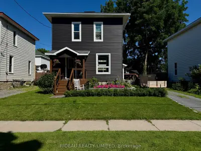 110 Main Street E, Smiths Falls, On K7a 1b2