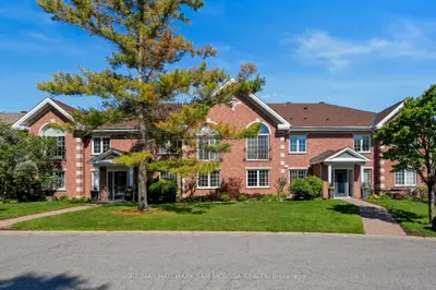 Condo Apartment in Kanata
