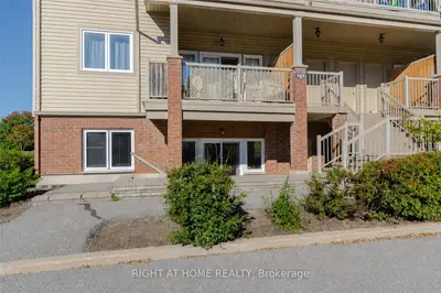 Condo Apartment in Barrhaven