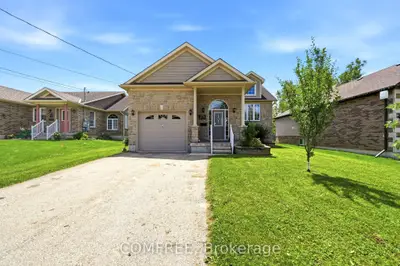 Detached in West Grey