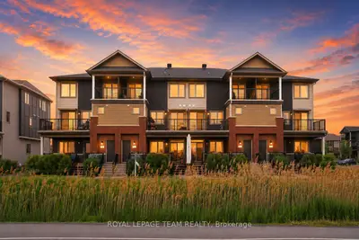 Condo Townhouse in Kanata