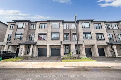 Att/Row/Townhouse in Brantford