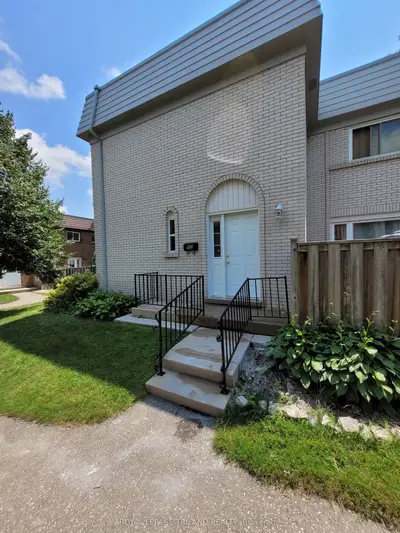 Condo Townhouse in London North