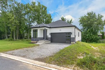 11 Stickles Street, Pelham, On L3c 3c3
