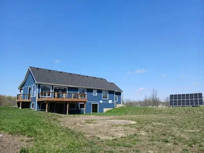 939 Sheffield Lane, Leeds And The Thousand Islands, On K0e 1n0