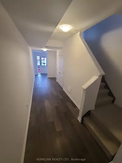 Att/Row/Townhouse in Hamilton
