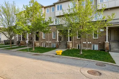 Condo Townhouse in Barrhaven