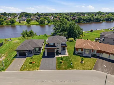 Detached in Casselman