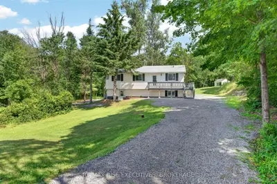 Detached in Frontenac