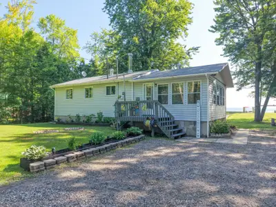 Detached in North Bay