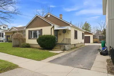 Detached in Goderich