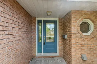 33 Russell Hill Road, Kawartha Lakes, On K0m 1a0