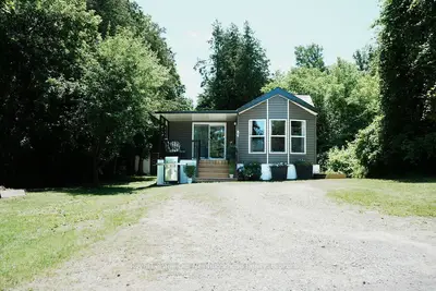 MobileTrailer in Otonabee-South Monaghan