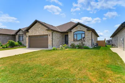 Detached in North Perth