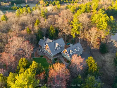 Detached in Bracebridge