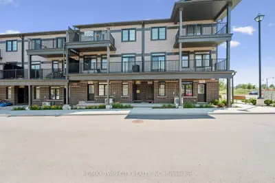 8 Oat Lane, Kitchener, On N2r 0t1