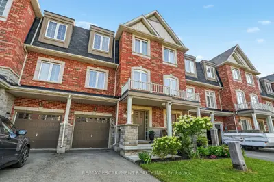 Att/Row/Townhouse in Hamilton