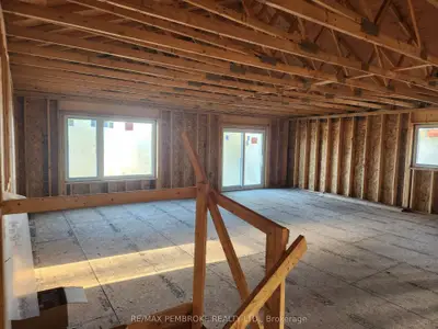 12 Eddy Crescent, Pembroke, On K8a 0m1