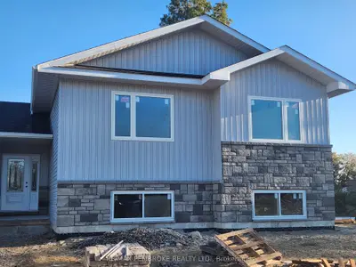 12 Eddy Crescent, Pembroke, On K8a 0m1
