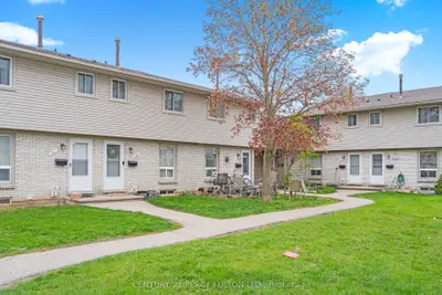 Condo Townhouse in Guelph