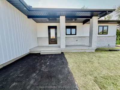 55 Eddy Crescent, Pembroke, On K8a 0m1