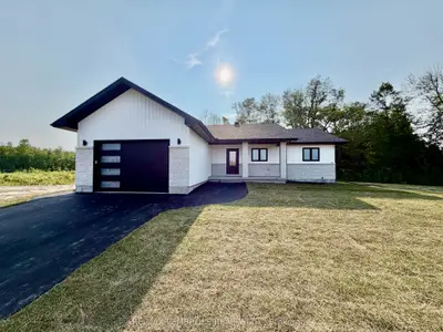 55 Eddy Crescent, Pembroke, On K8a 0m1