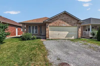 Detached in Niagara Falls