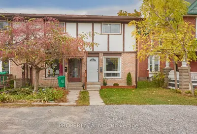 Att/Row/Townhouse in Peterborough