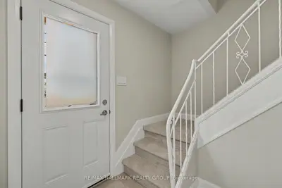1202 Byron Avenue 1, Woodroffe, On K2b 6t6