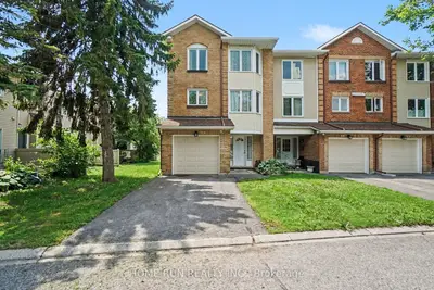 Condo Townhouse in South of Baseline to Knoxdale