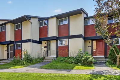 120 MCCLINTOCK Way, Kanata, ON K2L 2A4