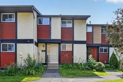 120 MCCLINTOCK Way, Kanata, ON K2L 2A4