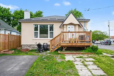 Detached in Mississippi Mills