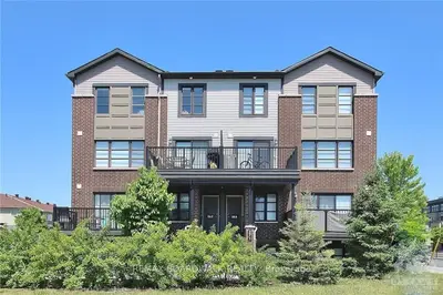 Condo Townhouse in Barrhaven