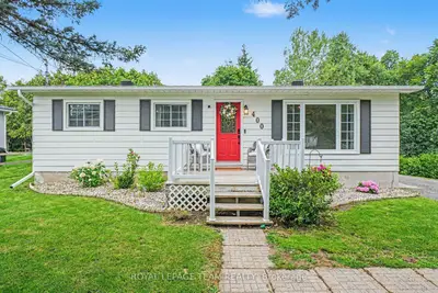 Detached in Mississippi Mills