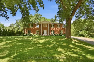 Detached in Pelham