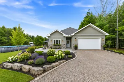 12 Eastern Avenue, Greater Madawaska, On K0j 2r0