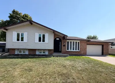 17 SUNCOAST Drive W, Goderich, ON N7A 4H1