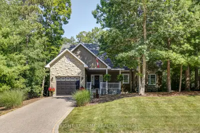 10047 Jennison Crescent, Lambton Shores, On N0m 1t0