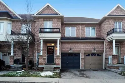 Att/Row/Townhouse in Kitchener